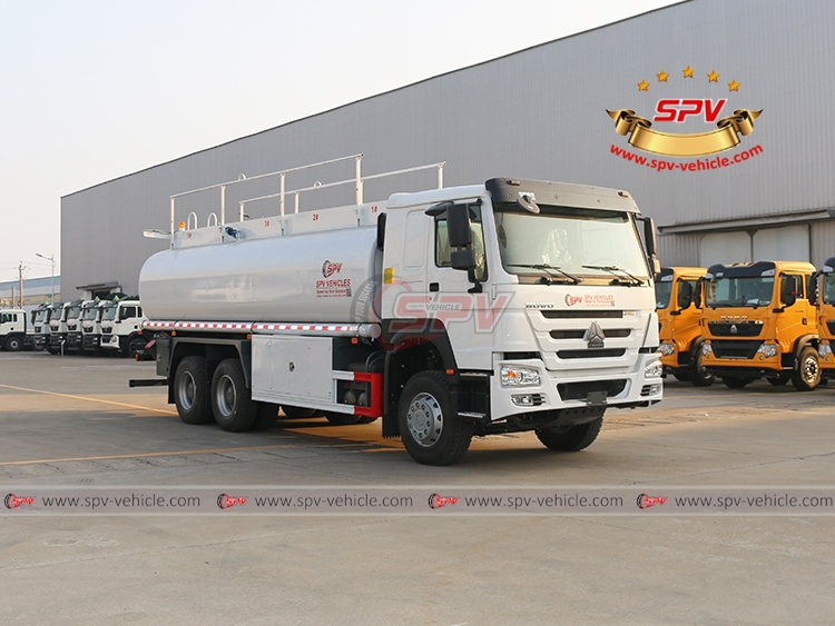 SPV-Vehicle - 22,000 Litres Fuel Tank Truck Sinotruk - Right Front Side View SPV-Vehicle - 22,000 Litres Fuel Tank Truck Sinotruk - Right Front Side View